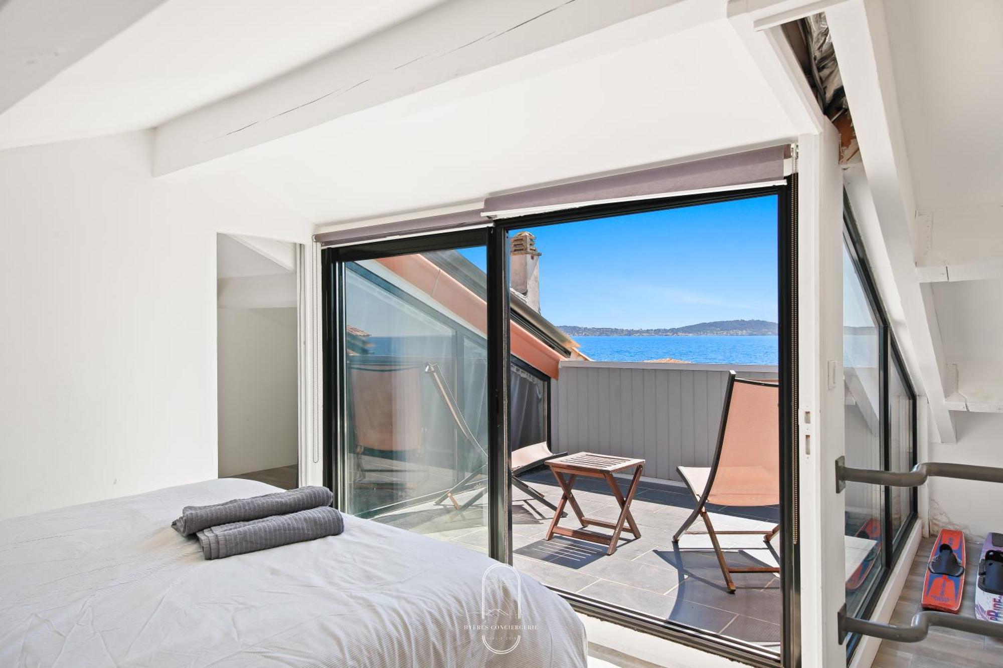 Maison Sur L'Eau-Hyeres-Almanarre-Parkings Clim Wifi By Hc Exteriér fotografie